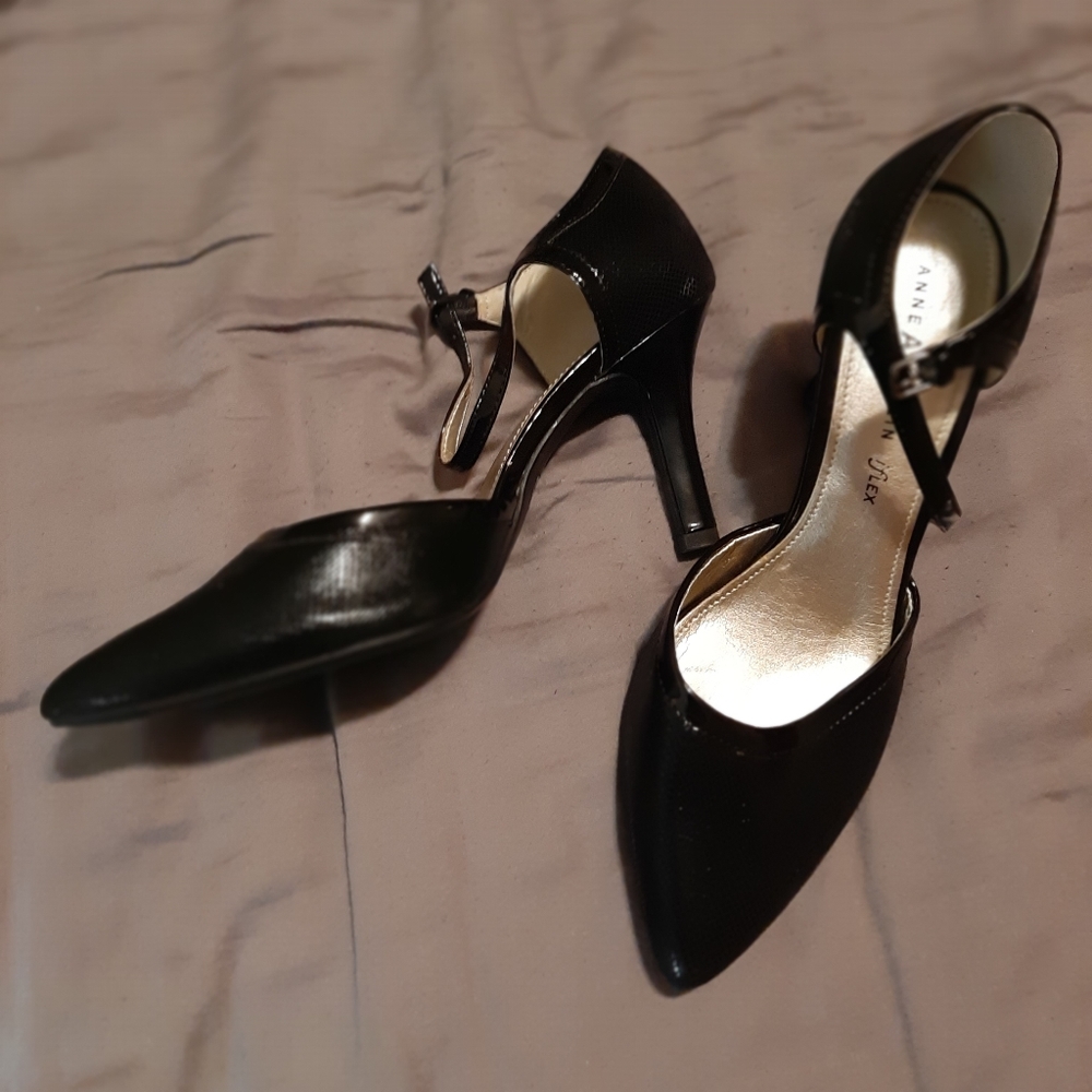 Anne Klein flex black heels